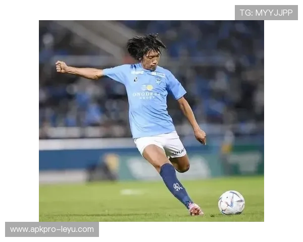 中村俊辅：日本足球传奇的辉煌与影响